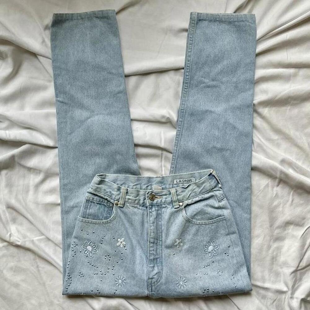 Vintage LA Gear high waisted embroidered floral light wash denim jeans